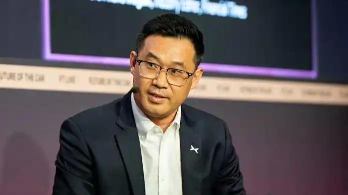 据金融时报消息，小鹏汽车正与大众汽车以及其他汽车制造商就购买一家位于欧洲的工厂进