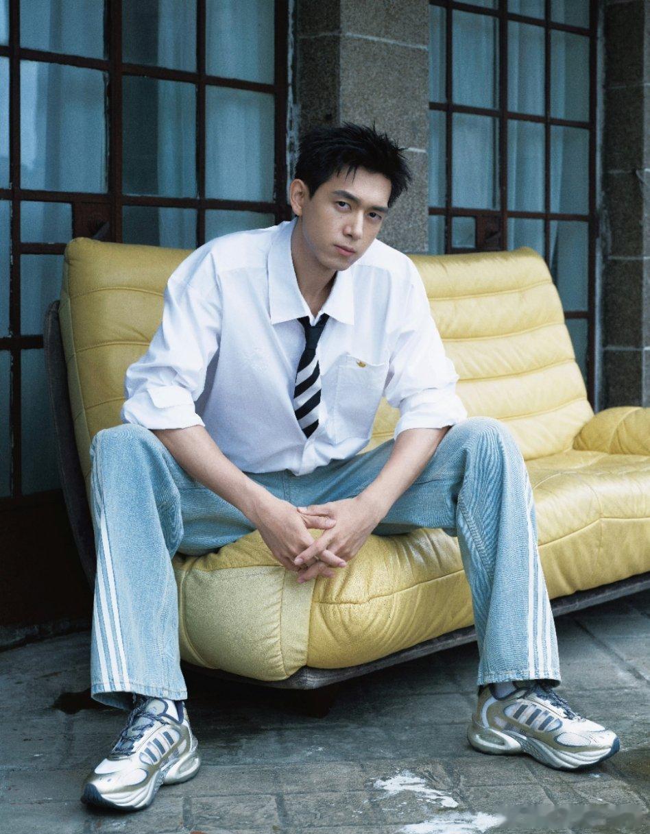 李现、王安宇、何与，阿迪大秀造型！今天谁的造型让你觉得超帅[你好] ​​​