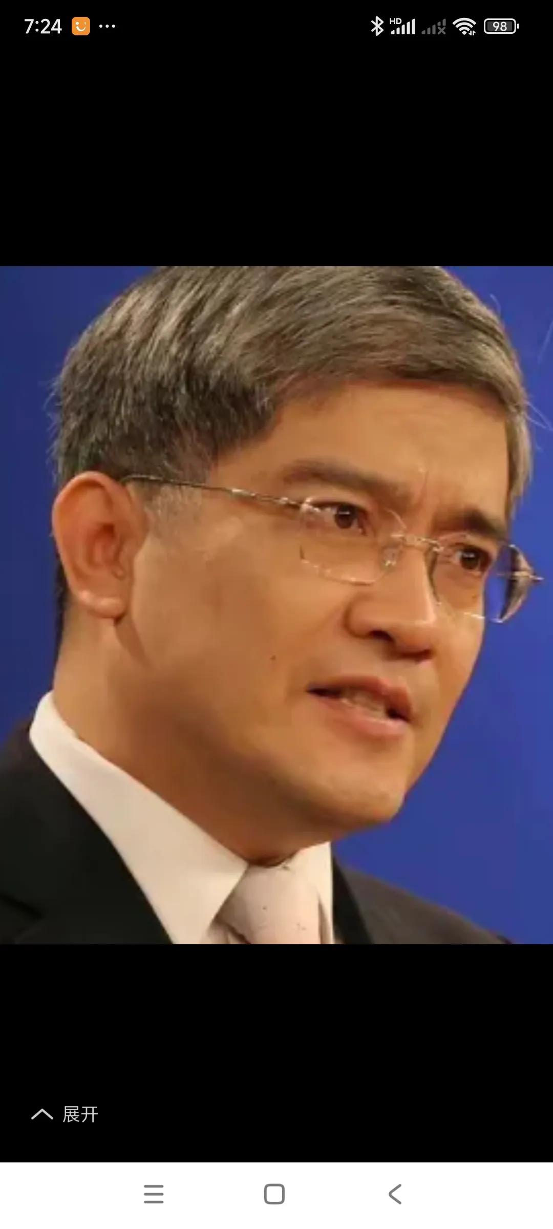 这个朗咸平对台海局势有新观点，他观察事物的角度不同，所以他认为：
一，千万不要急