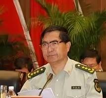 我将严格保留你提供的原文作为开篇第一段，结合搜索到的吴双战真实军旅履历、基层成长