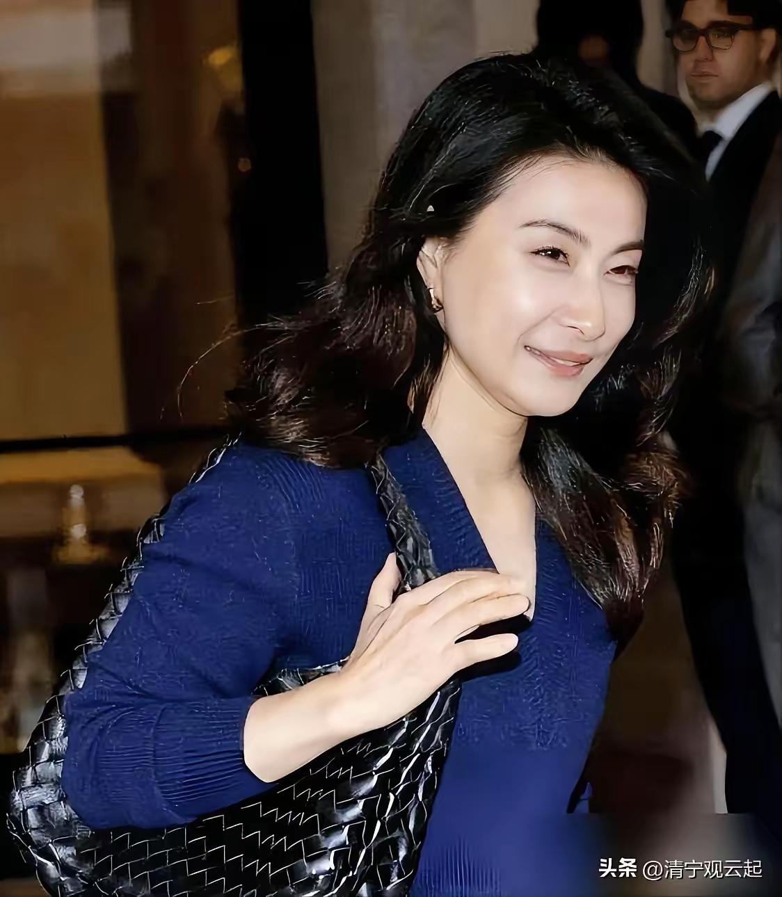 郭晶晶去趟米兰，把某些阔太的路子彻底堵死了。

霍启刚半夜发彩虹屁，夸老婆简约造
