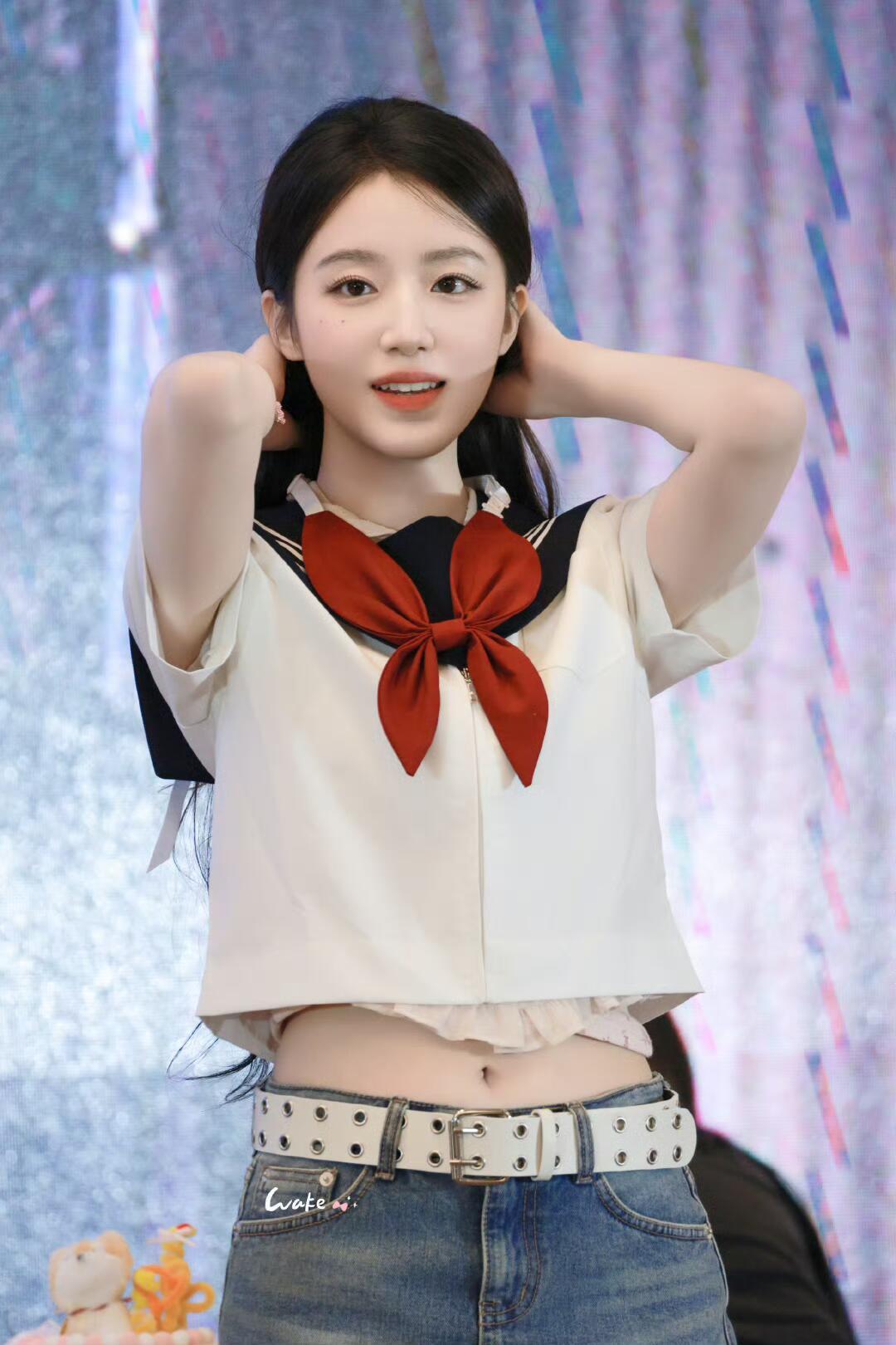 我真的有因为叶舒华这场的美貌爱上【JK+牛仔】这种穿搭✨🤔 ​​​