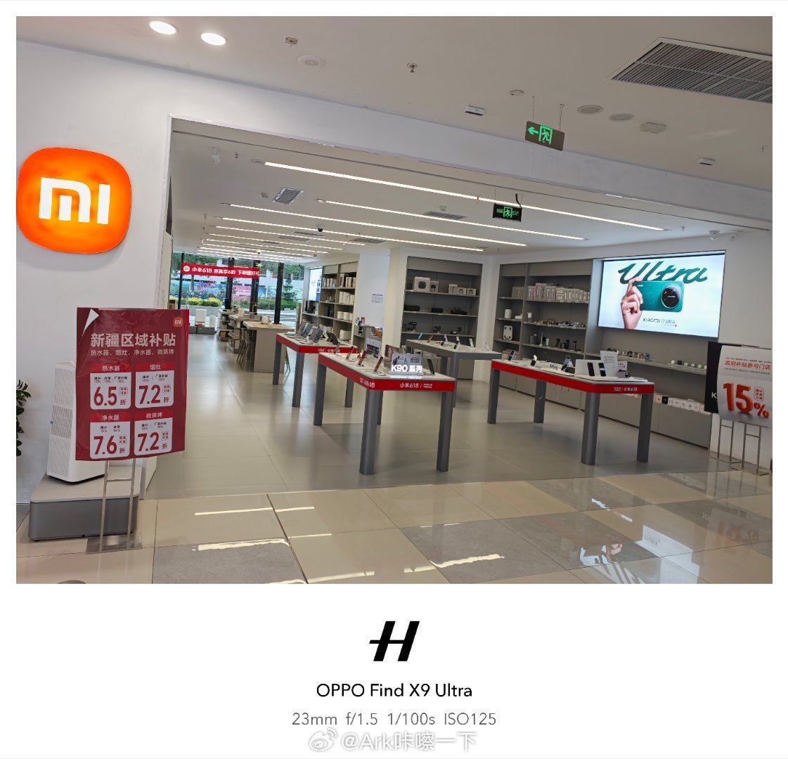 应该是全国最冷清的万达广场，二楼以上基本没开业，几家手机店一个顾客都没有，哦甚至