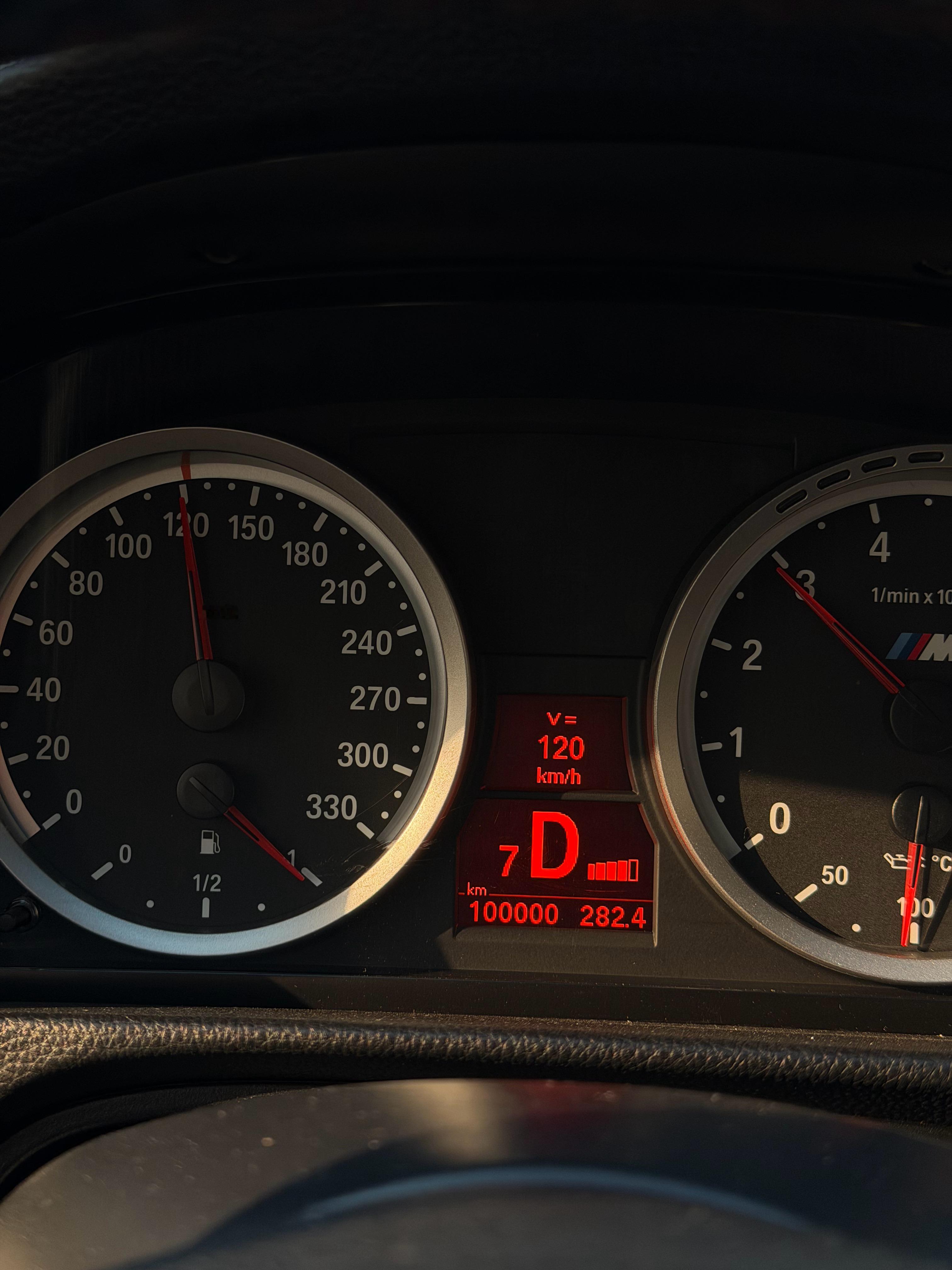 在来浙赛的路上达成10万公里了，不错  栗子的e92m3 绍兴·浙江国际赛车场