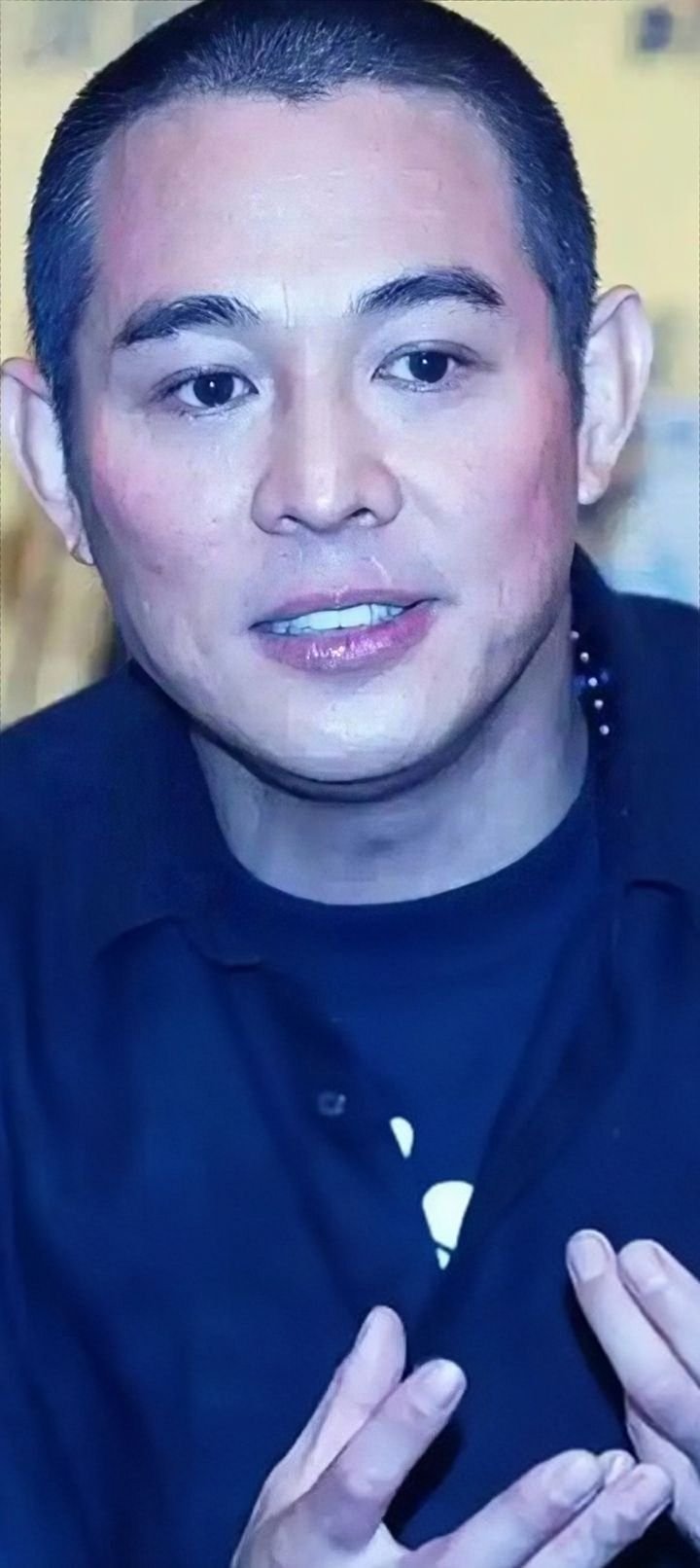 李连杰说过去就像一场梦这样的人生很酷啊[爱你]，以前是追求武学，现在是追寻哲学，
