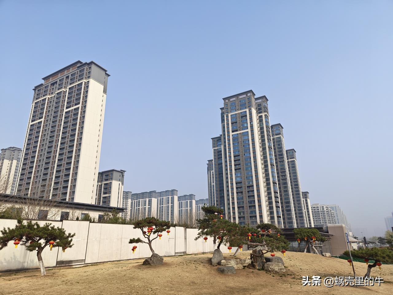 好房子价格依旧坚挺！
这几年大家都说房地产不行了，
其实不然，
黄金地段，好的户