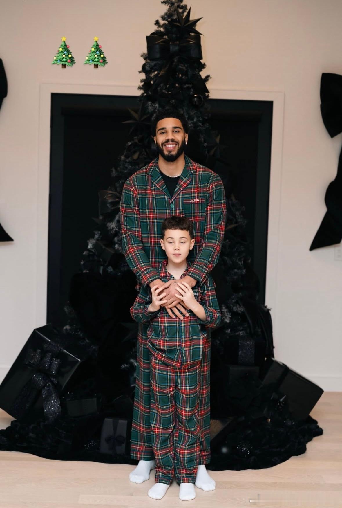 塔图姆父子！！！Jayson和Deuce父子合照，这次NBA年终大战没有波士顿凯