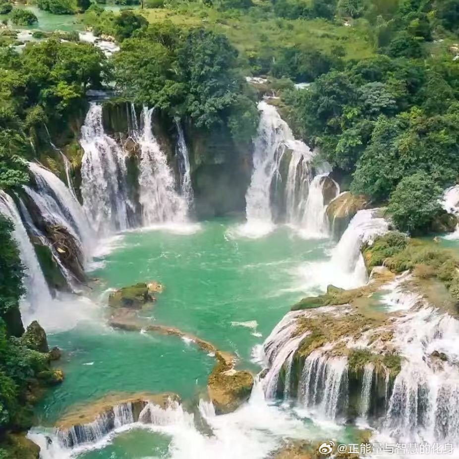 生活不是赶路，而是感受路🌍愿今天像一场慢旅行，处处有风景，步步藏惊喜。请继续奔