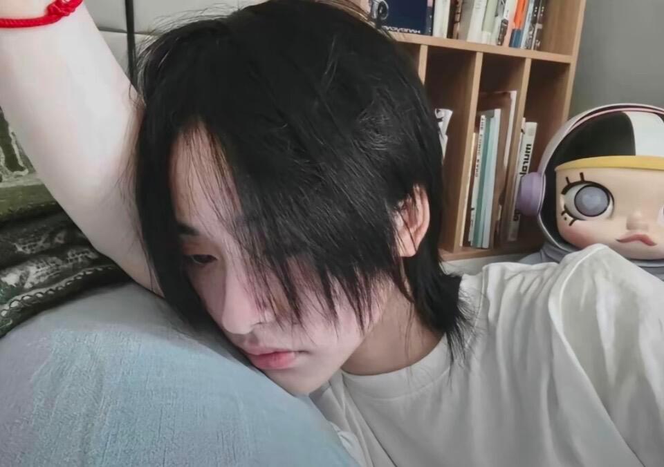 沈月[超话] 闺蜜我不去日本了，我找到我的菅田将晖了[送花花][送花花]沈月｜ 
