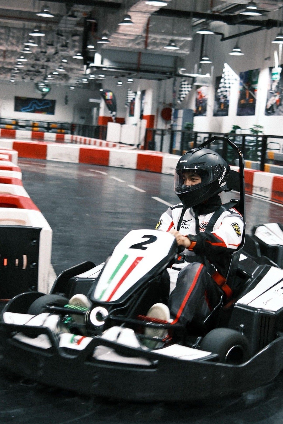 此沙一步一步一部一部 高光在此，但远不止于此！此沙用《封神》走进视野，凭《捕风追