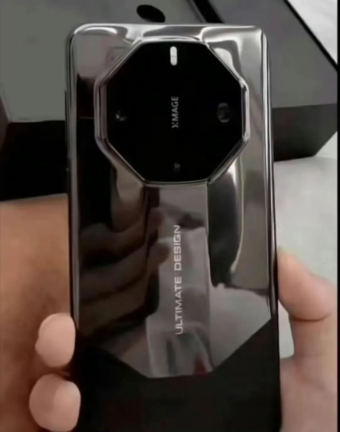 沸腾起来，9100几乎实锤了

华为mate60Rs真机长这样，简直帅炸了。因为