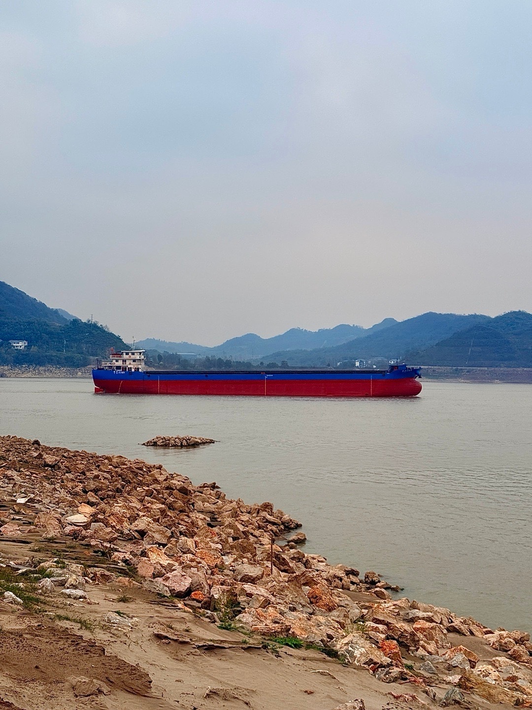 大彻大悟的每一次 都是踩在天真的心尖上明白的 