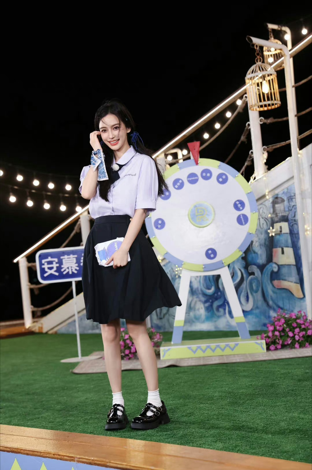 #Angelababy告别奔跑吧#转眼十年，今晚这造型依然青涩。哈哈哈哈哈 ​​