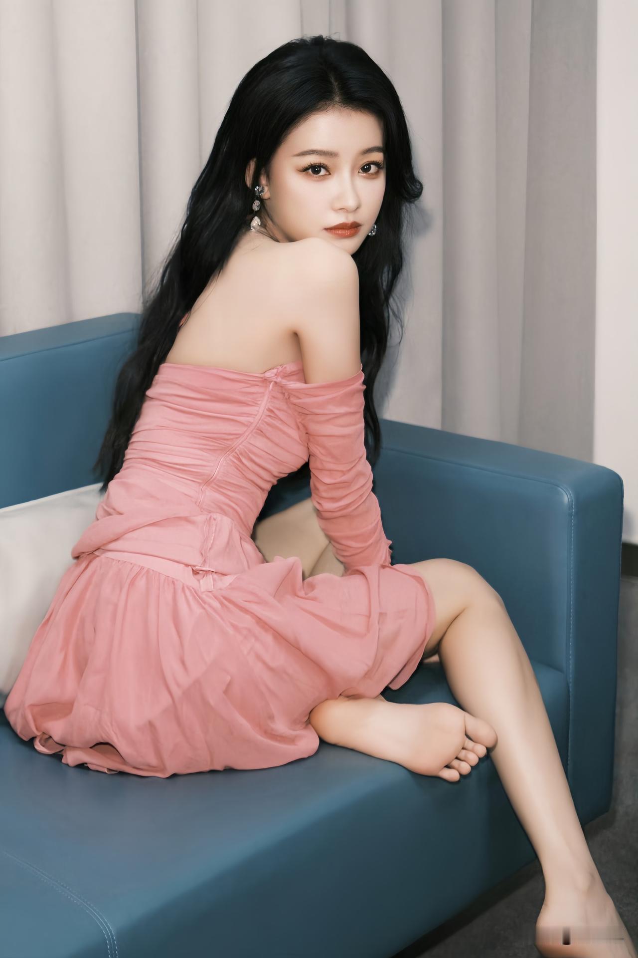对比普通人脚型，孙怡这双脚对应多大鞋子？