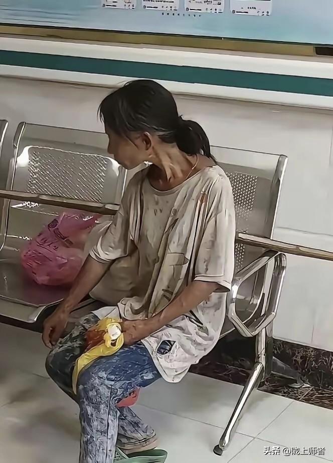 她此时可能很无助……这就是生活！