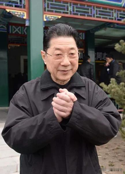 相声演员，常贵田说，说起这个苏文茂先生啊，他是我的大师兄，我认识他那可太早了，你