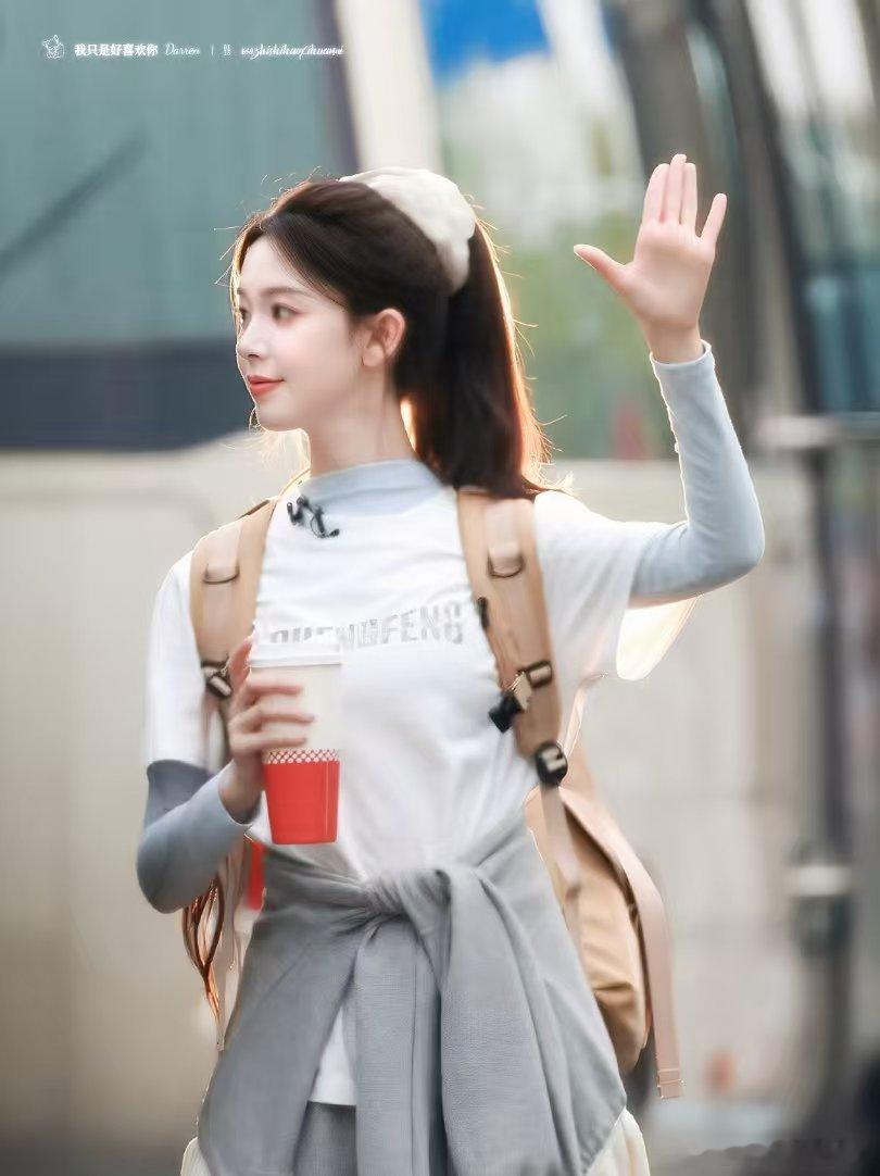 陈瑶工作室送孩子上学既视感乘风2026陈瑶工作室氛围感拉满！送孩子上学既视感，温