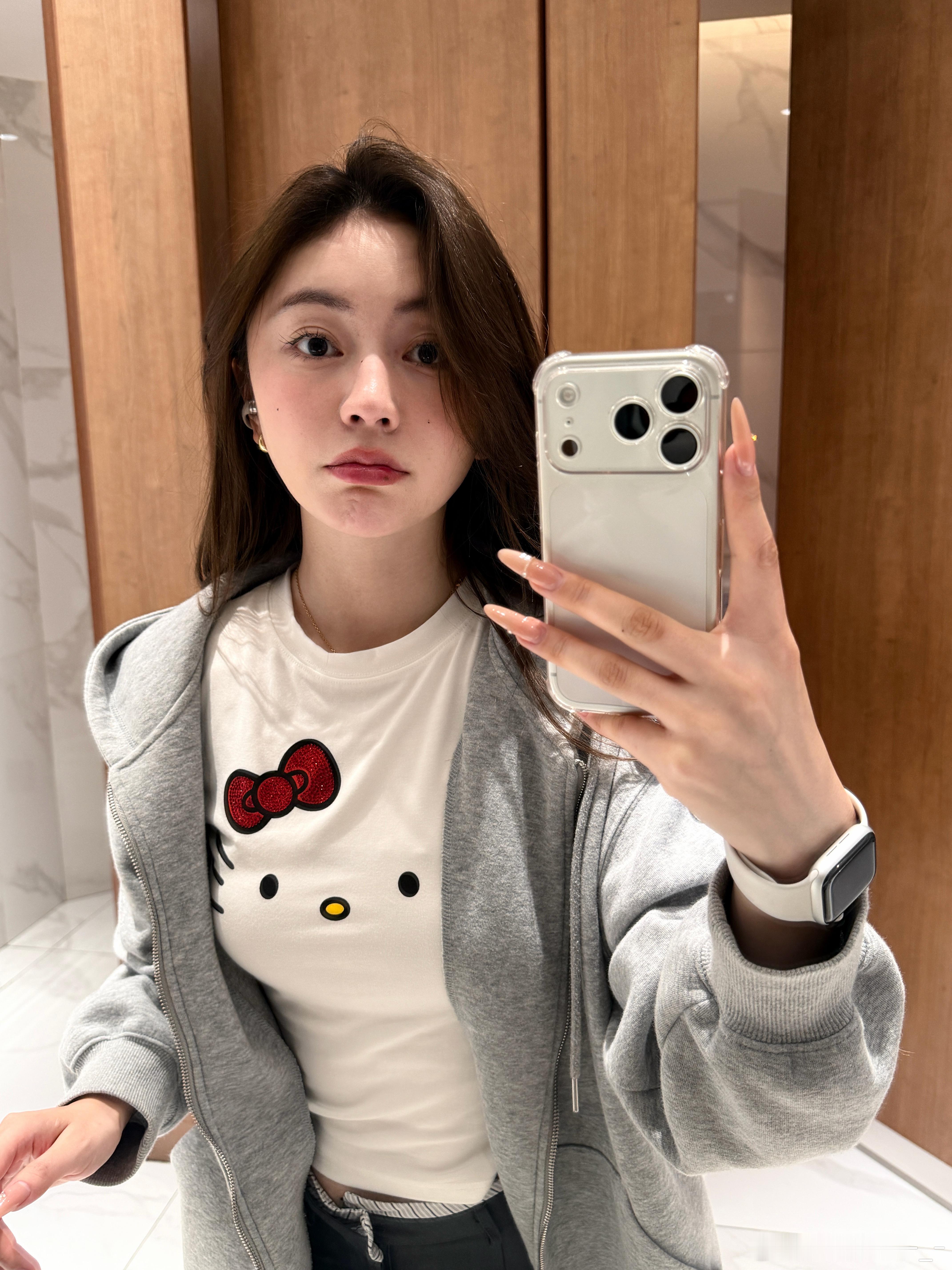 嘴破了欧尼茜茜