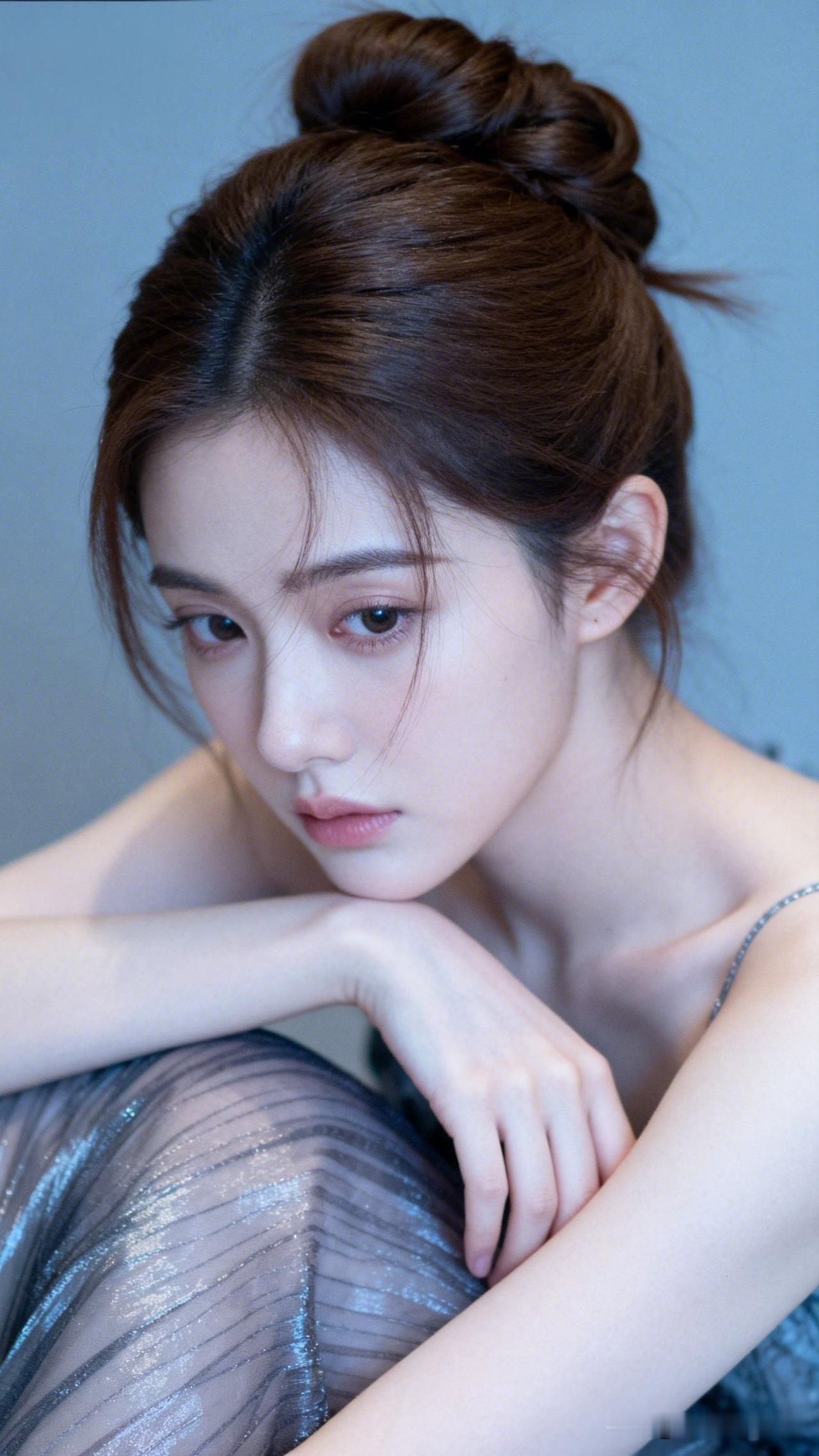 优雅低盘发，温柔气质美