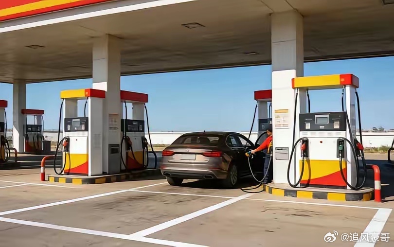 国内油价刚刚暴涨今天国际油价又暴跌，创历年跌幅！三桶油何去何从？WTI原油期货跌