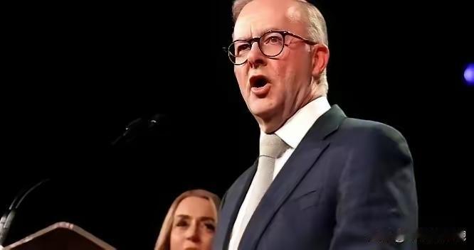 澳大利亚这变脸的速度，简直比川剧还精彩！前脚刚要把达尔文港强行收归国有，后脚一封