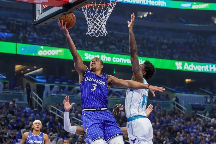 碾压取胜！魔术31分大胜黄蜂挺进季后赛北京时间4月18日，NBA东部附加赛，奥兰