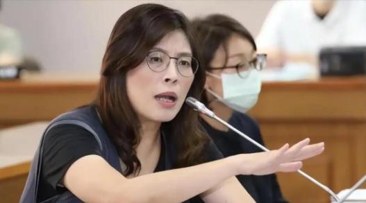 大陆已接到消息，郑丽文彻底暴露了。
 
8月23日，金门八二三炮战68周年。国民