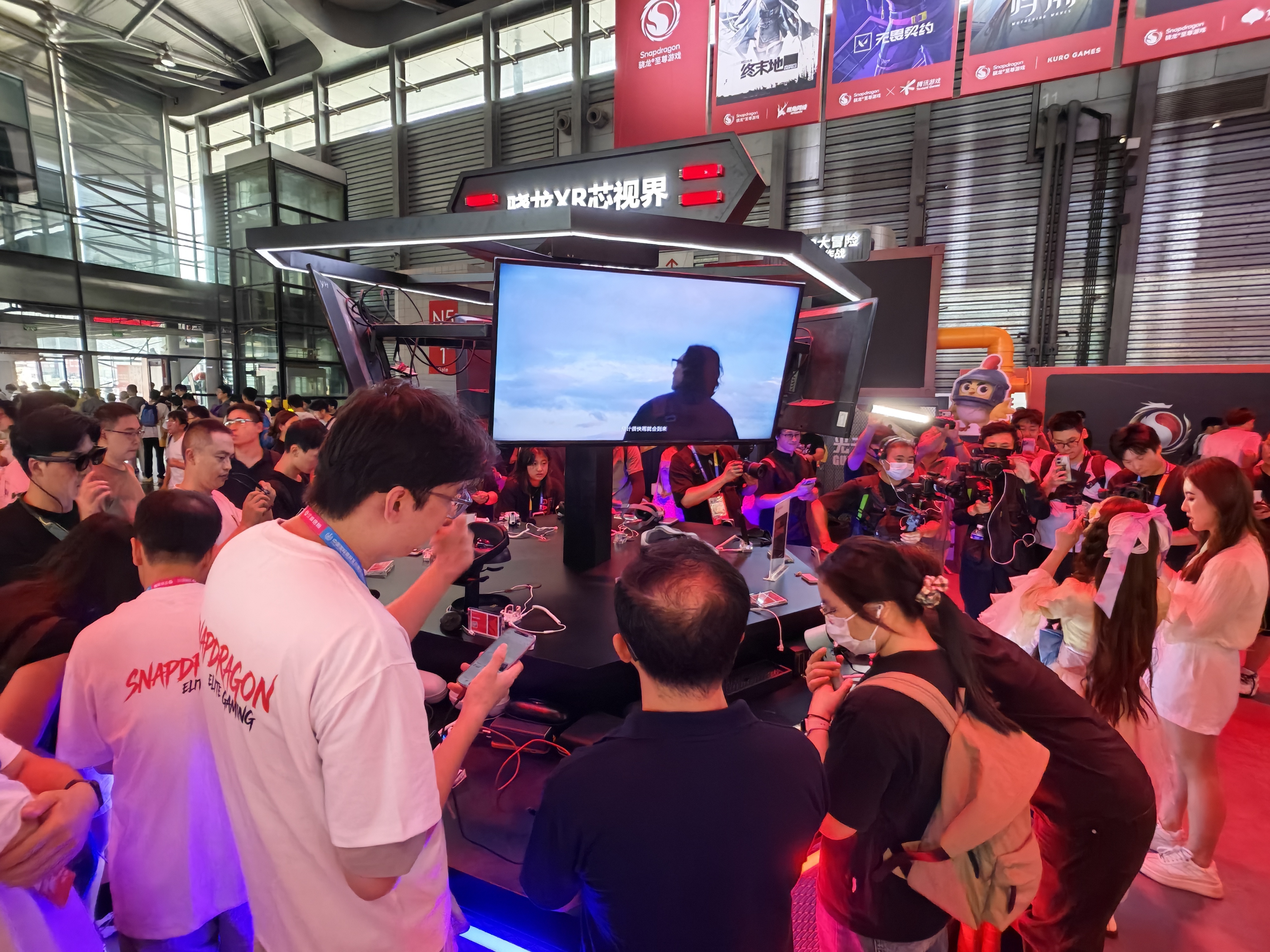 集你所爱瞅了一圈，骁龙的主题馆依旧是今年Chinajoy最值得打卡的地方，不仅仅