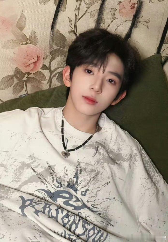 陈浚铭谢逸舟 其实这次高会大战，变化最大的是陈浚铭，之前因为年龄小的原因，他番位