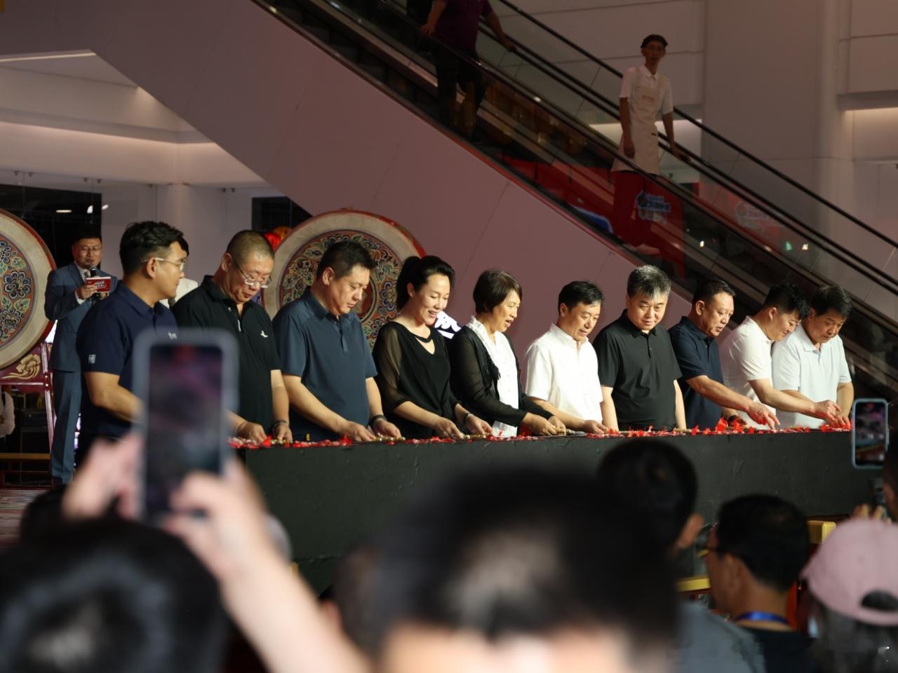 【快讯：锦州烧烤狂欢季活动开幕】8月1日18点38分，“奔赴山海 前程‘是’锦”