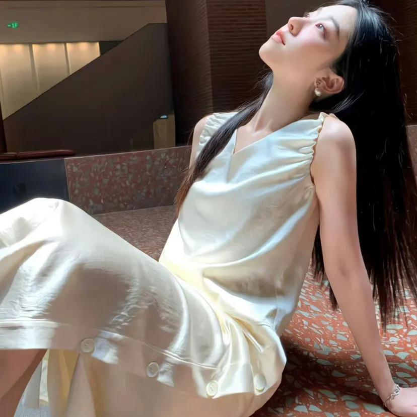 婚外情关系爱到极端是“捉奸”。
爱到了一定程度，男人的占有欲会达到顶峰，
也就是