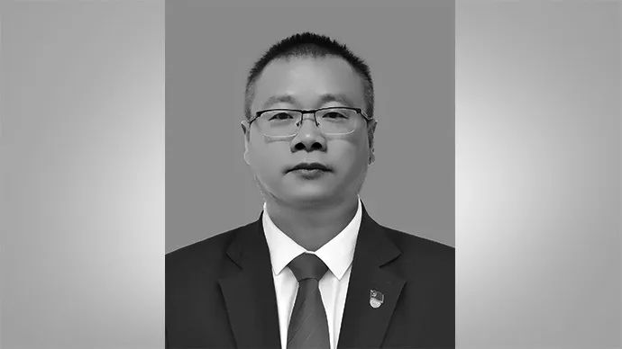 方新华突发疾病逝世，年仅48岁