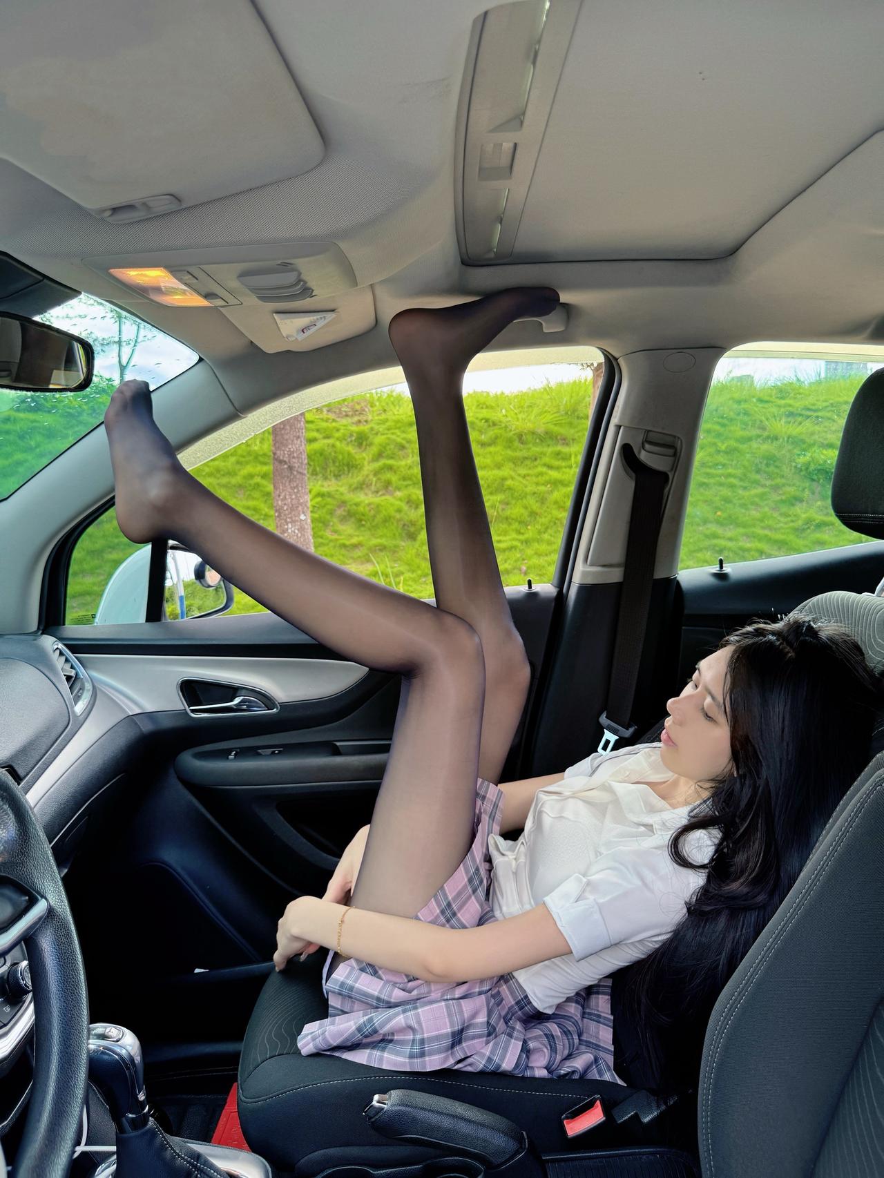 你是客服吗 怎么跟谁都能聊
拍照姿势 摄影 车拍