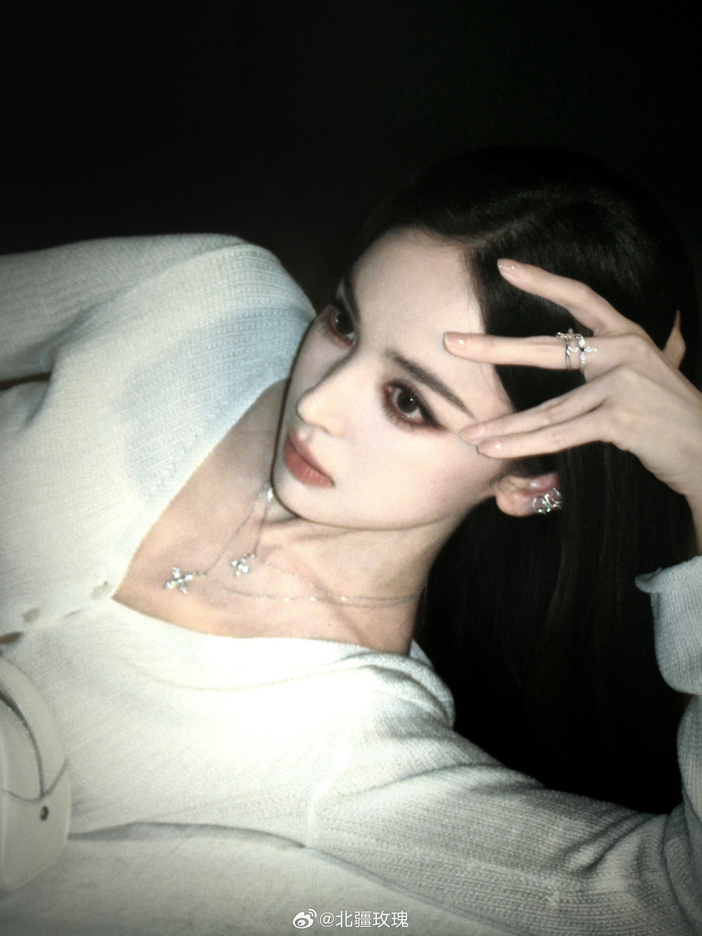古力娜扎这张真的有女鬼1即视感好爽的一张脸，咋这么会长啊！！