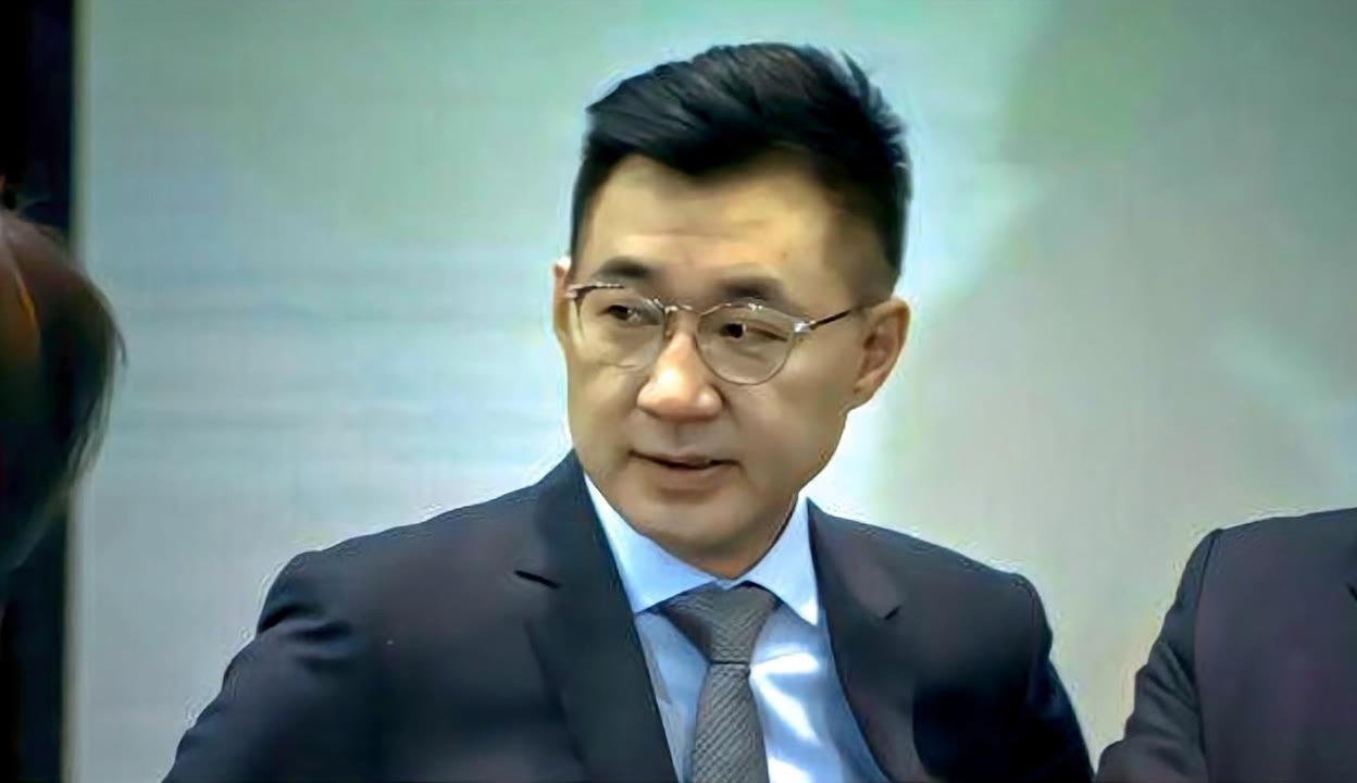 就在刚刚！！！
郑丽文提名四人选。
江启臣无地自容！

郑丽文公布了第一波。
县