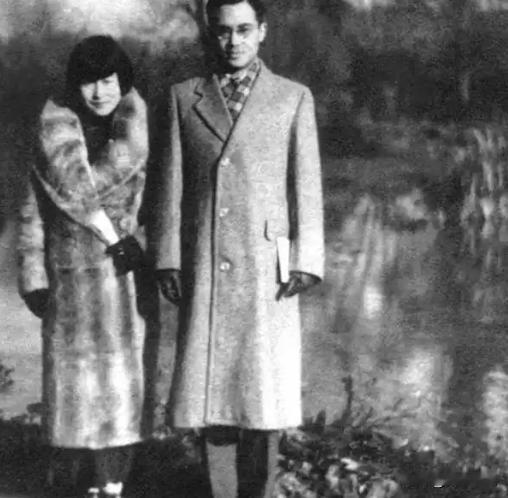 1973年，钱钟书的女儿钱瑗因洗衣服被邻居打了一耳光，他62岁的妻子杨绛立即冲上