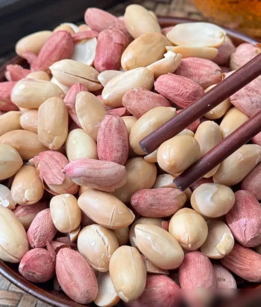 减脂控糖别乱踩坑，亲测有用的小技巧分享

我平时上下班包里都揣一小把生花生，饿的