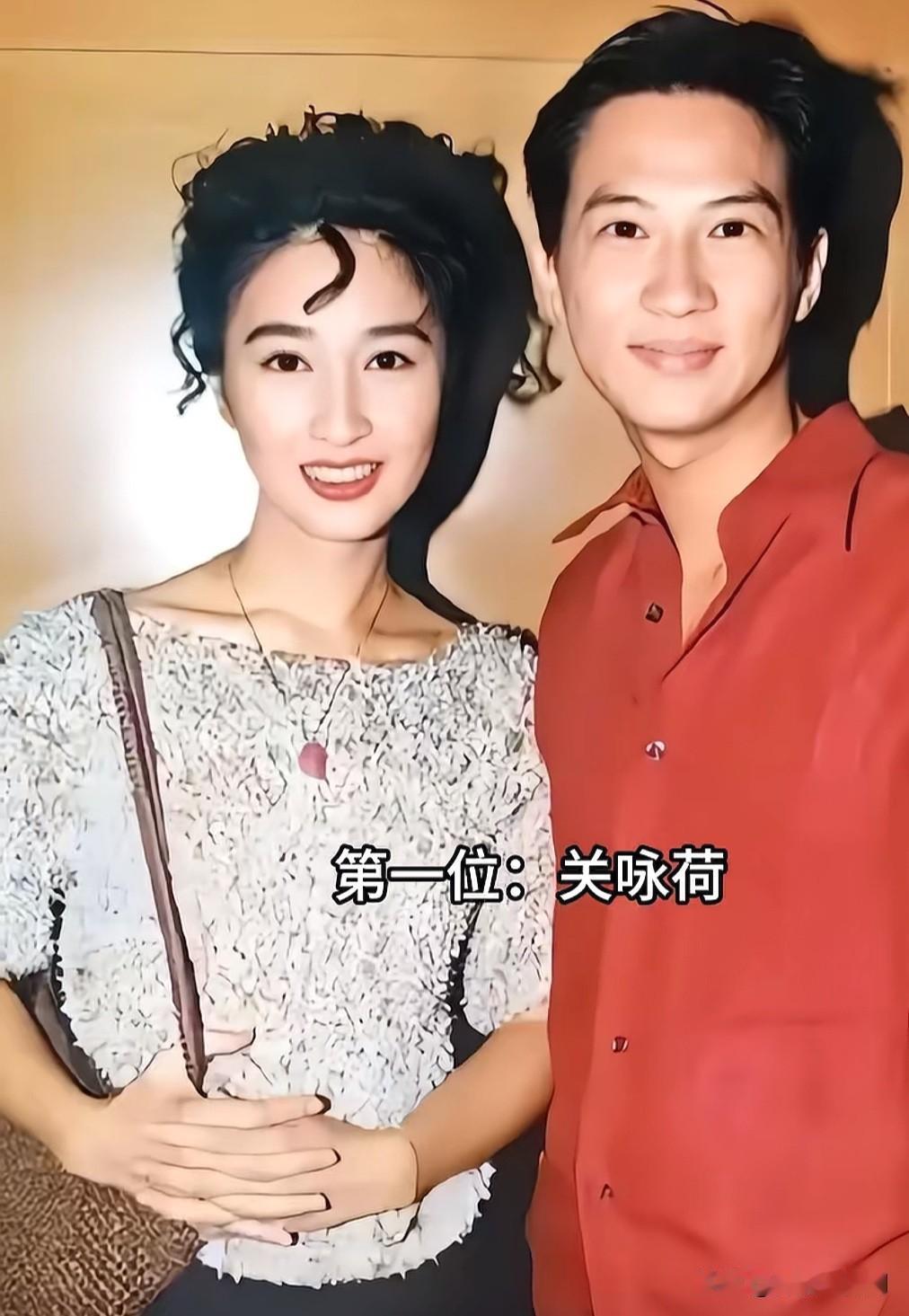 甘愿陪老公吃苦的10位女明星

都说夫妻本是同林鸟，
大难临头各自飞。
可娱乐圈