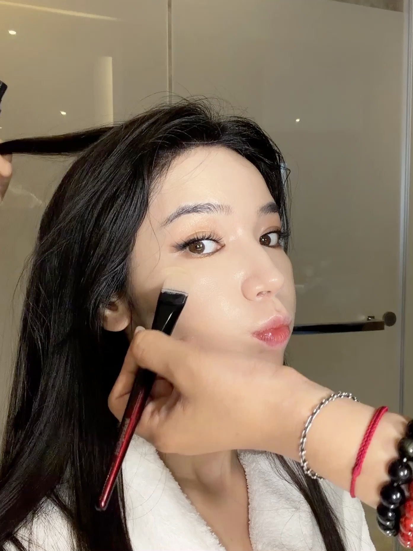 代斯四年前在剧组参加浪姐视频面试 代斯早该来浪姐舞台了，看昨晚直播初舞台现场人气