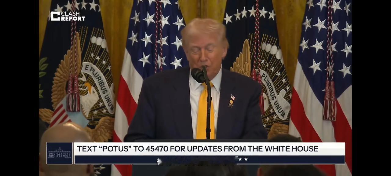 美国总统老特对“麻辣鸡”妮基·米娜公开评论，尽显LSP本色。
不过，老特手舞足蹈