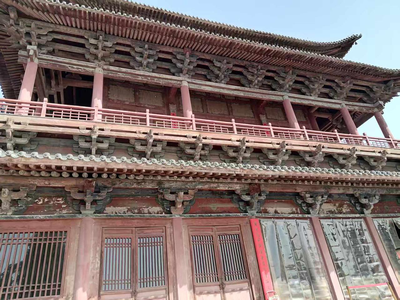 朋友去万荣县飞云楼了。
飞云楼名气很大。豆大叔说唐代已有记载，历代有修缮。建于何