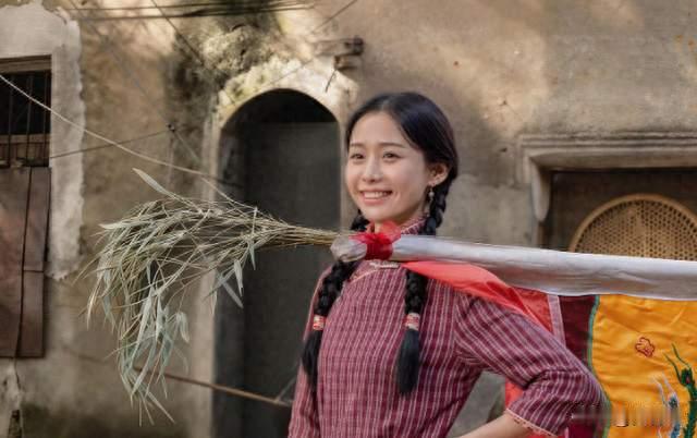 从汕头玩具厂到央视女主，演员王晓慧被曝已有小孩，单身人设崩塌