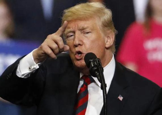 全球有三位无法无天的狂人：一是特朗普，随心所欲、肆意妄为，翻江倒海毫不在乎。二是