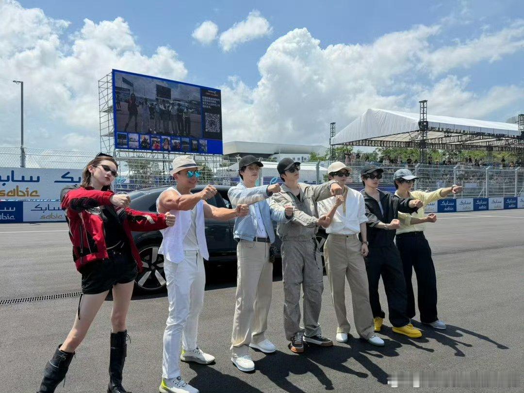 投 又捡到了两张时代少年团 
