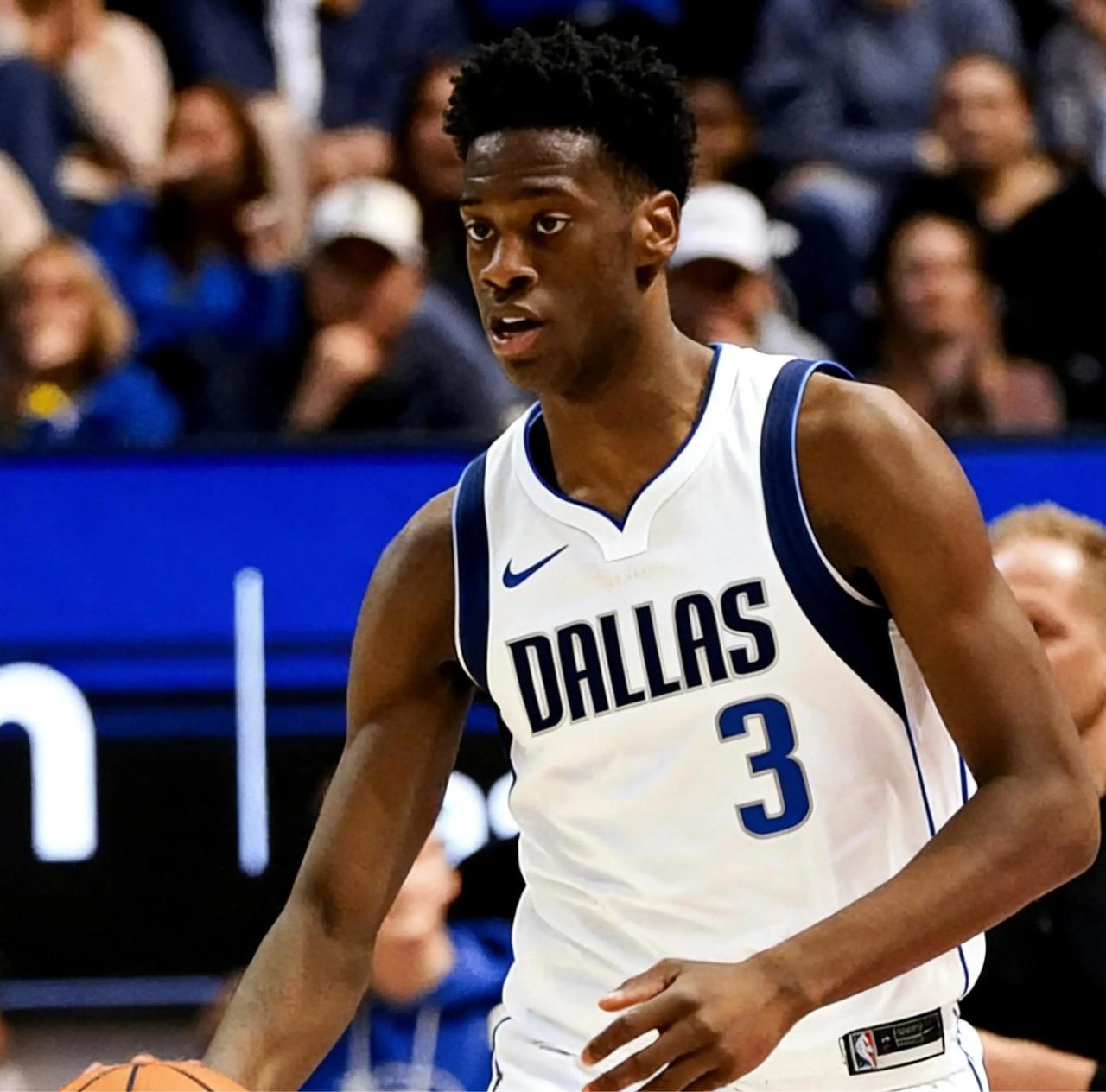 今年参加NBA选秀的年轻球员竟然达到了71人，其中迪班察、皮特森、布泽尔赫然在列