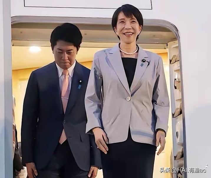 华尔街做空日元、日本被迫抛售美债这一幕，是美元体系从"美国主导的单极稳定"向"多