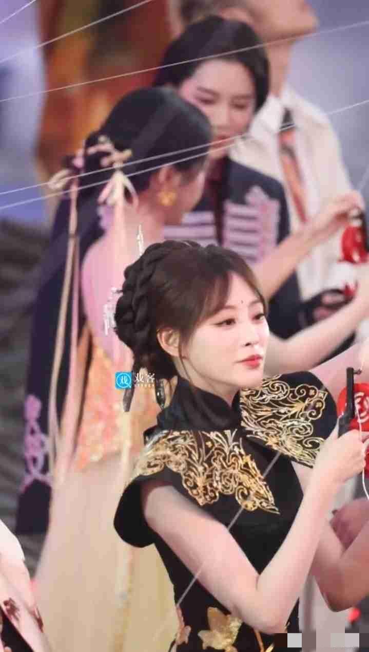 我的今日状态：😁轻松愉快
我这里的天气：🌤️多云

虞书欣祝绪丹同场零互动！