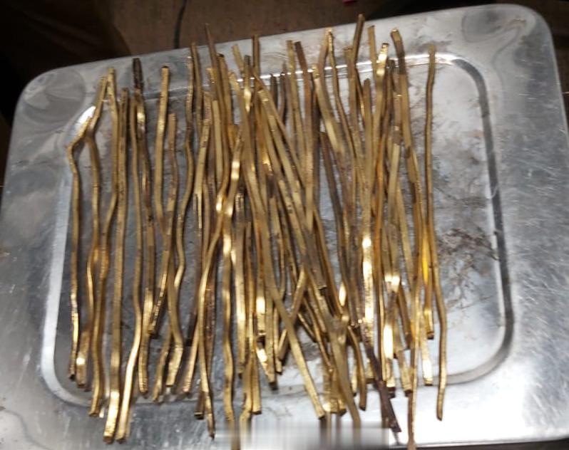 印度拉贾斯坦斋浦尔机场，边境人员从一名乘客身上查到 756 克金条。 价值 46