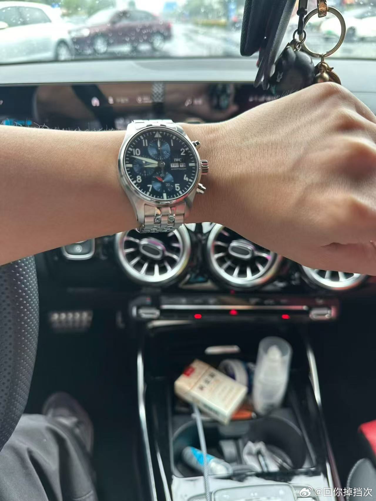 👉👉👉🛰️：yd53438   👈👈允许阿玛尼满天星手表的生活慢一点