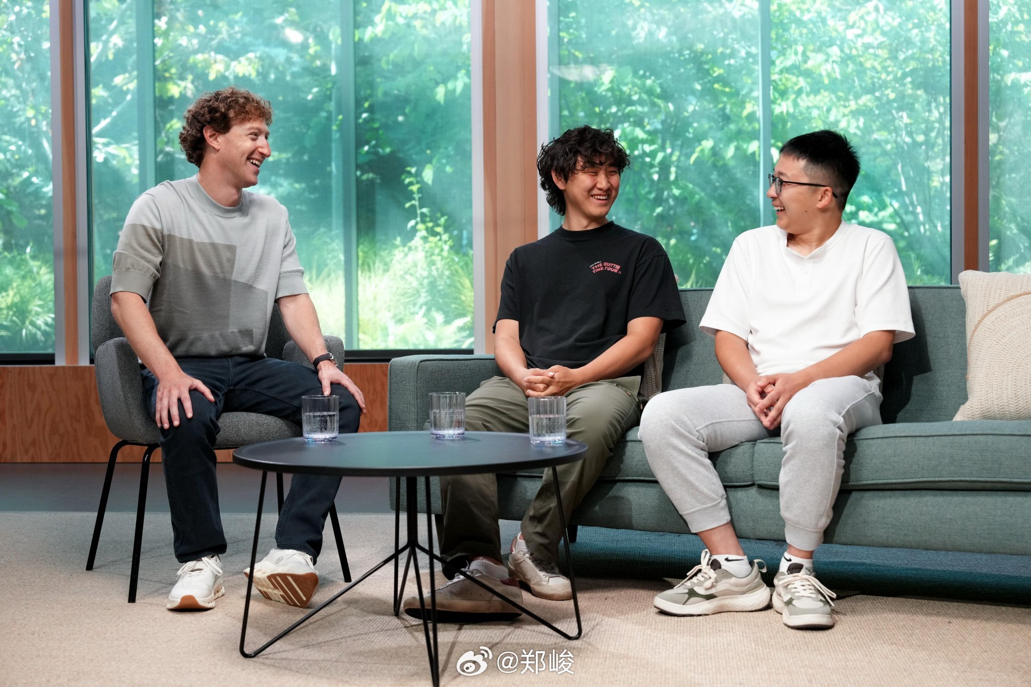 扎克伯格宣布，从OpenAI挖来的赵胜嘉（shengjia zhao）将出任超级